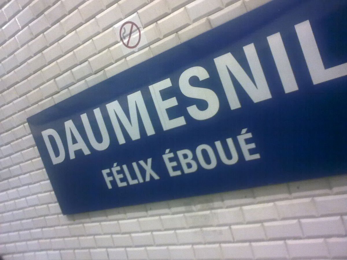 Signage in Daumesnil Félix Eboué metro station